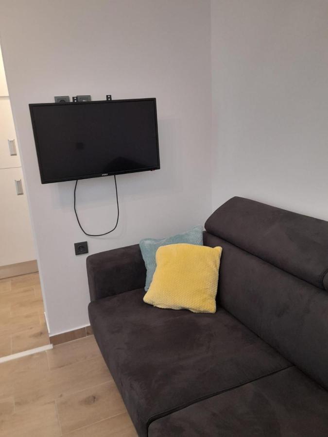 Apartament Apartman Sa Lodom 2+2 Pirovac Zewnętrze zdjęcie